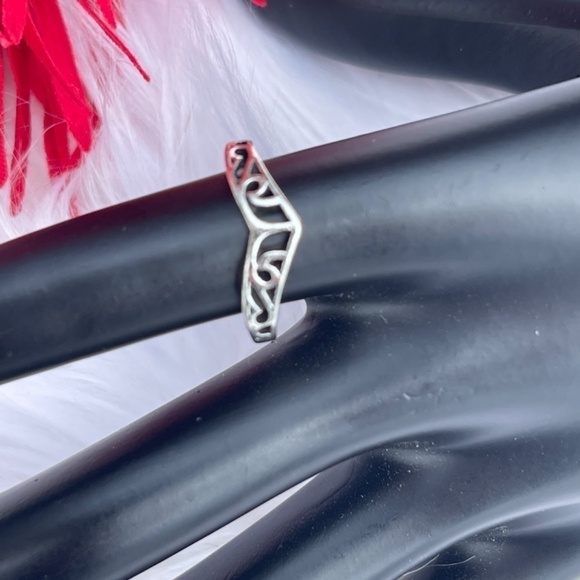 NEW 3/$12 Silvertone Band Rings Size 6 - Picture 10 of 10